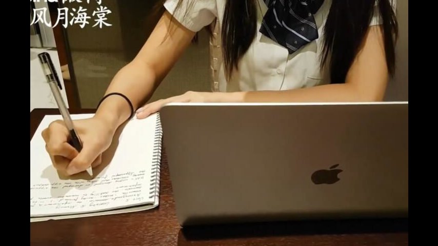 海棠哥给学妹补习把她抱上桌子上干呻吟刺激1080P高清原版