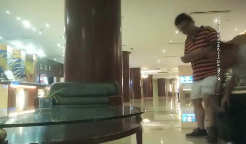 偷拍視角（偷拍大師）偷拍在東莞式的會所酒店選妃全套按摩